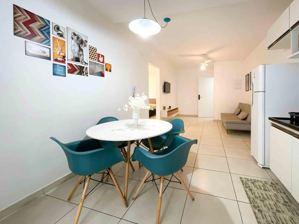 Apartamento Ubatuba, AR, Varanda Gourmet, Piscinas e 300mt Praia