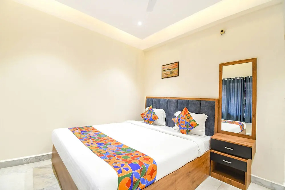 Fabhotel Prime The Golden Plaza
