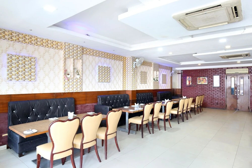 Hotel Lemon And Chilli By OYO Rooms