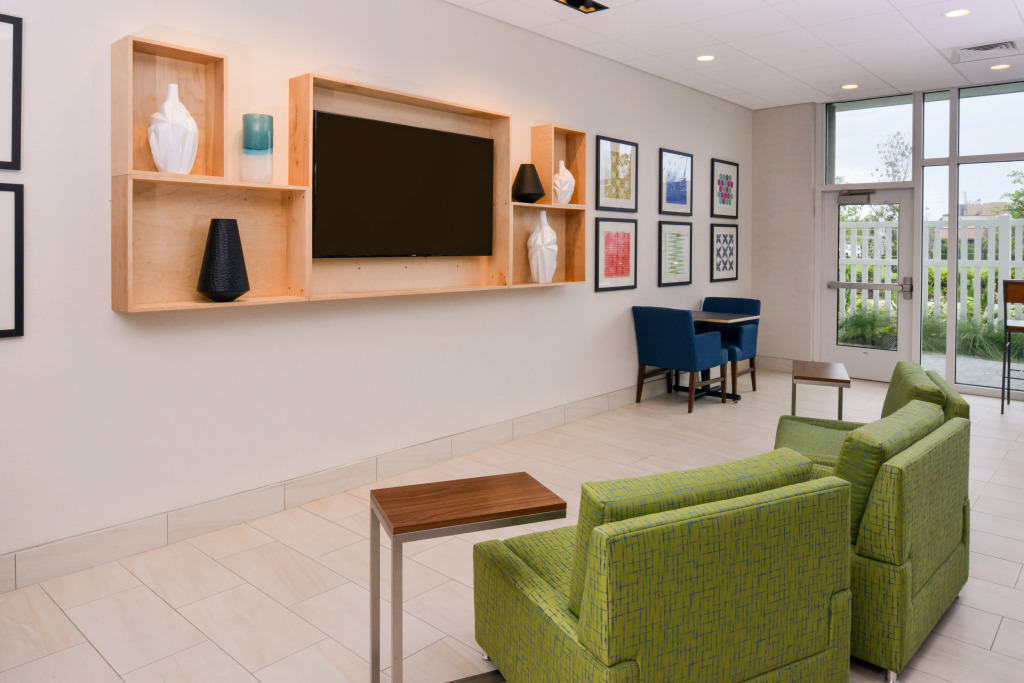 Holiday Inn Express & Suites - St. Petersburg - Madeira Beach by IHG
