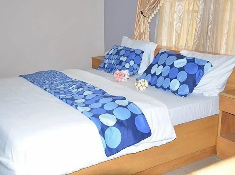 White House Apartment & Suites