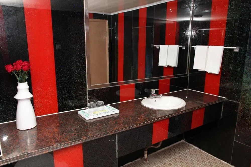 Qingdao Yahaige Hotel