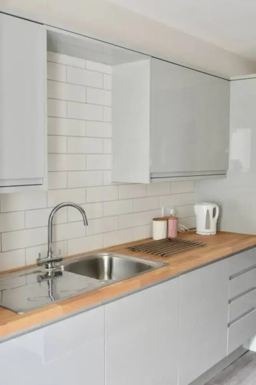 Spacious 4 Bedroom Flat in Central Brighton