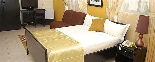 Court Gardens Hotel