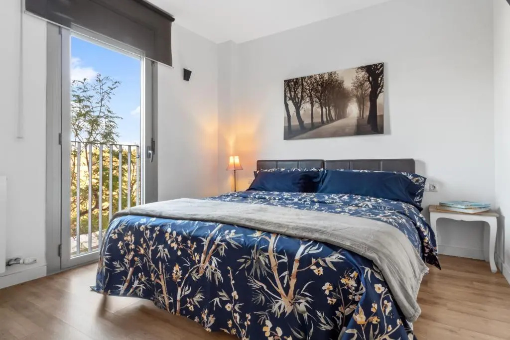 LOVELY NEW APARTMENT 5 Min WALK TRAIN STATION 7 Min TO CALAFELL BEACH