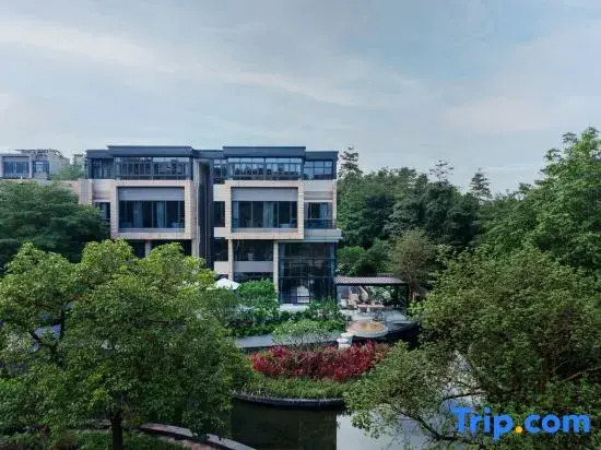 Hidden Lake Affordable Luxury Home