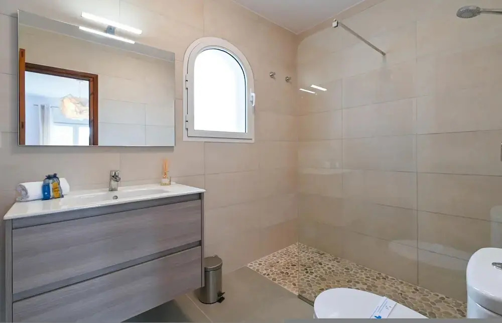 Viggo in J vea With 2 Bedrooms and 2 Bathrooms