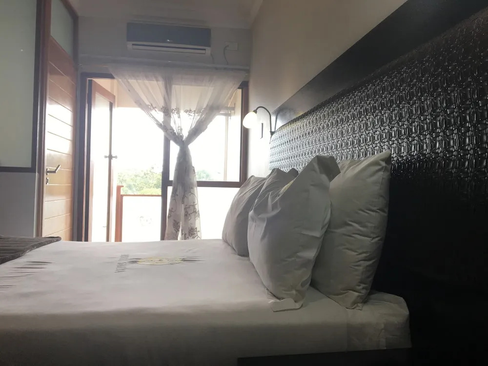Hotel Savera