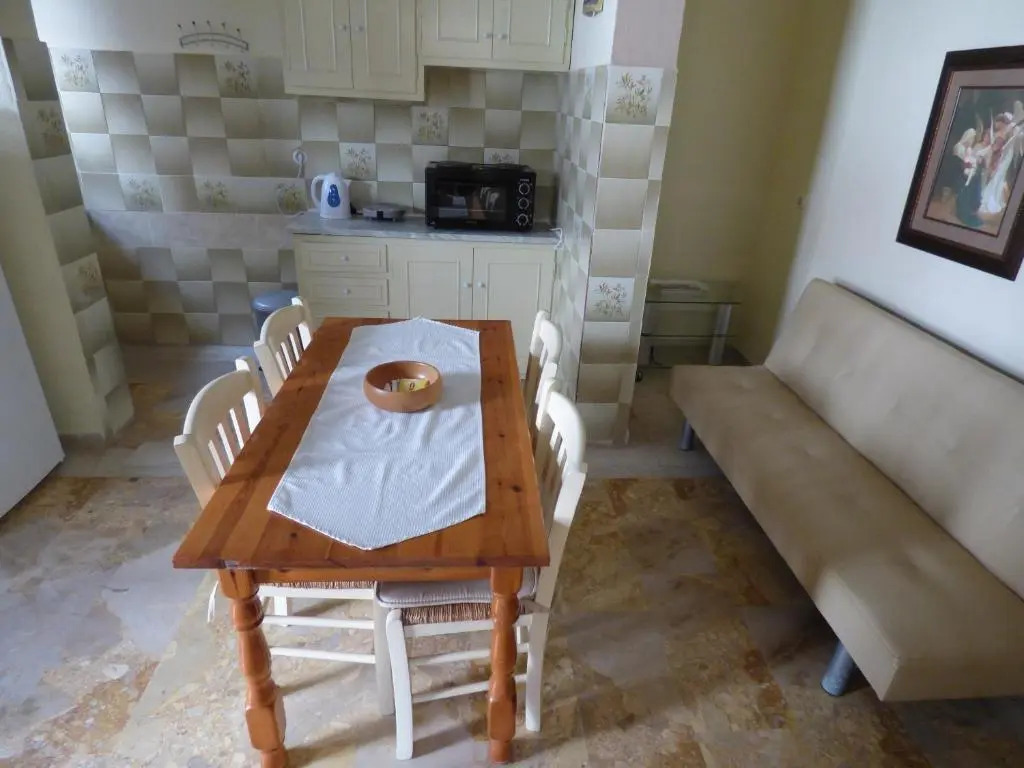 Ipsos Marias Apartments
