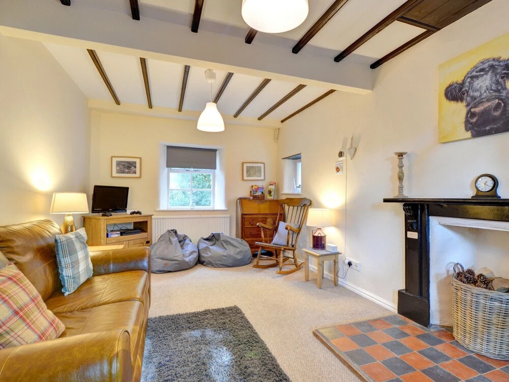 Restful Holiday Home in Glandwr near River