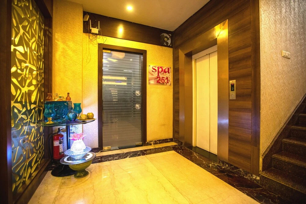 OYO Premium Bani Park