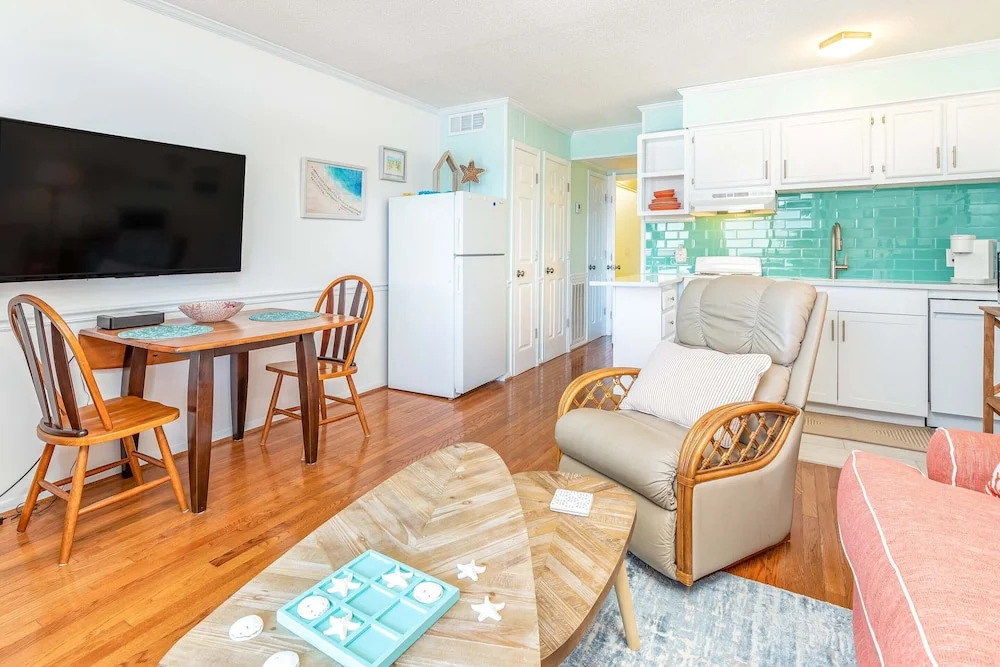 Beach Racquet A313 by Tybee Vacation Rentals