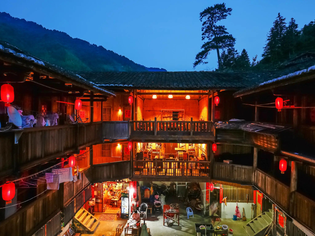 Nanjing Tulou Herongzhuang Inn