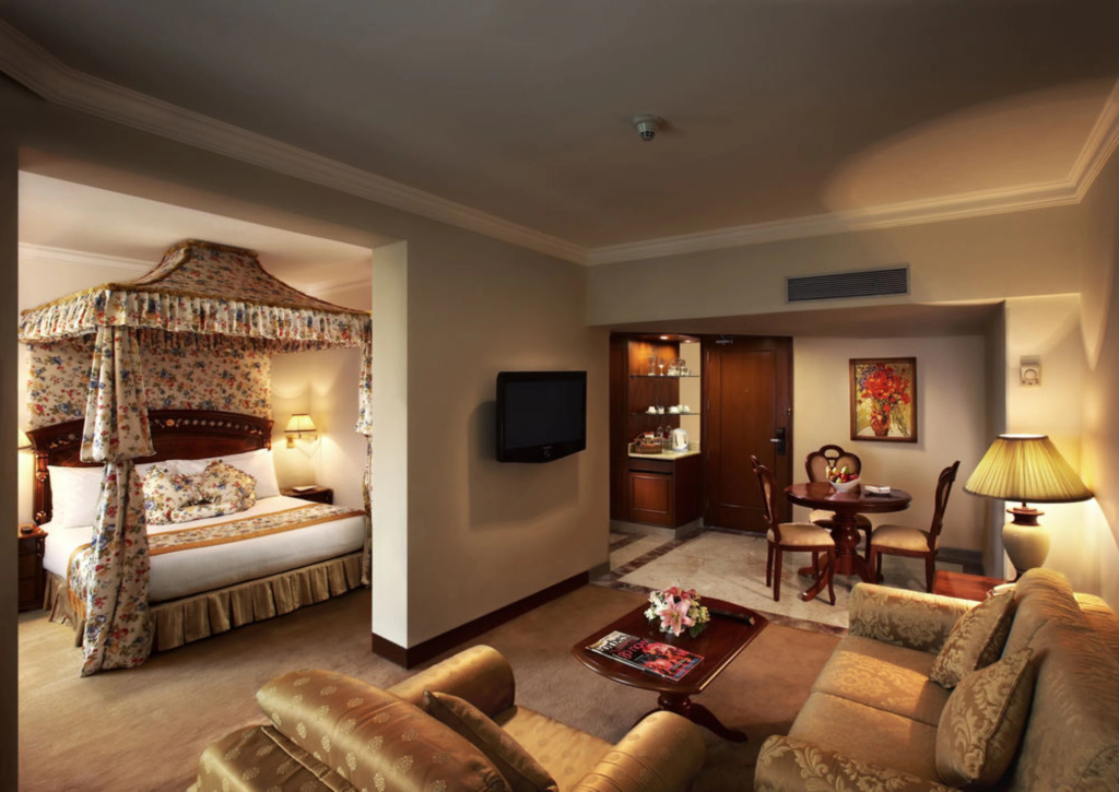 Hotel The Royal Plaza