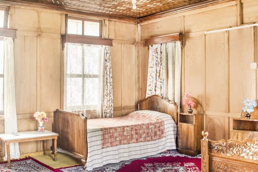 GuestHouser 1 BR Houseboat 1fda