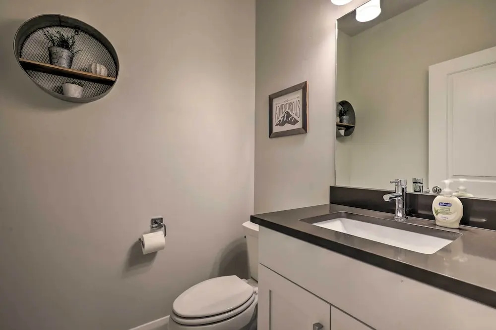 St George Area Townhome w/ Patio + Pool Access