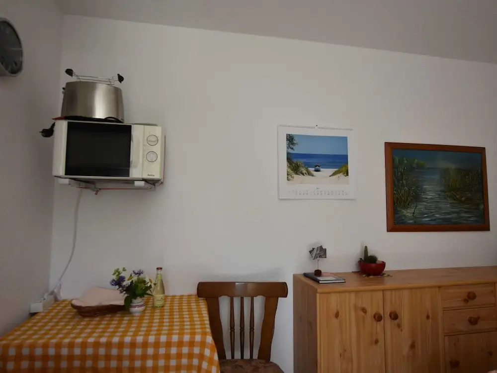 Quaint Bungalow in Stove near the Beach