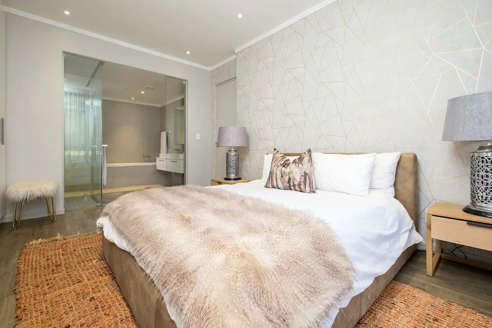Executive and Spacious Apartments in Masingita Towers Sandton