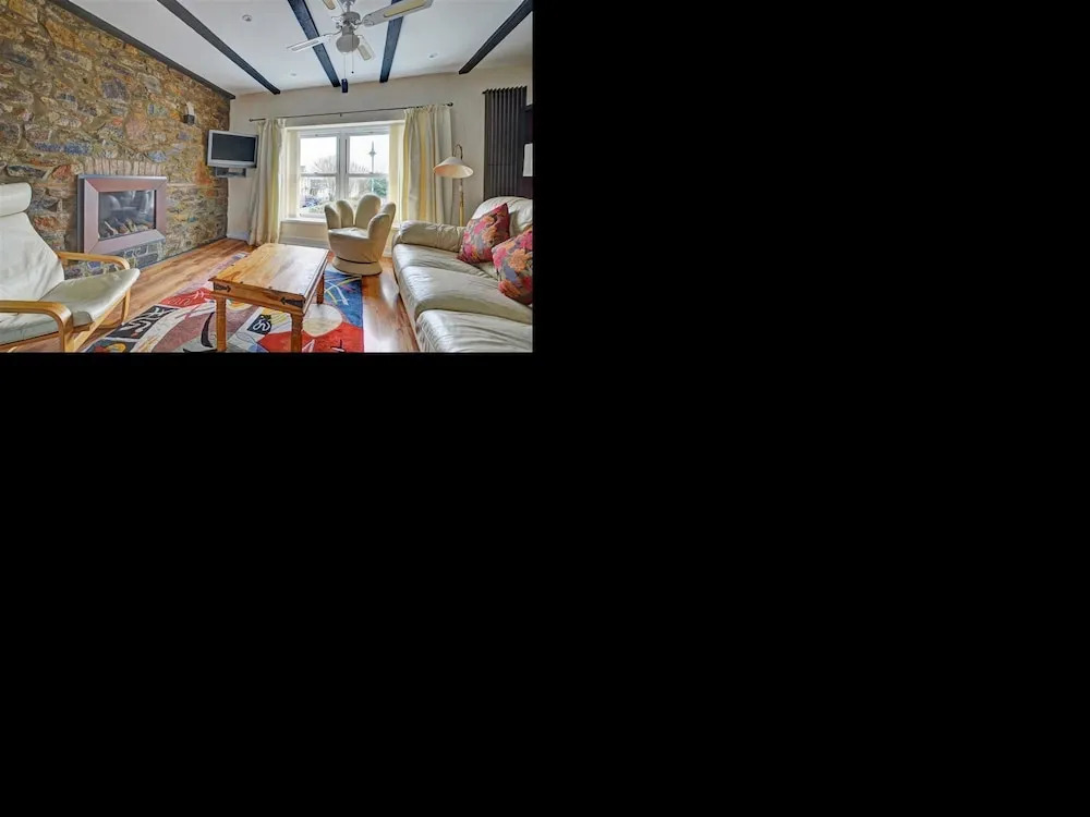 Fantastic Apartment, Overlooking the Sensory Garden With Harbour and Beach