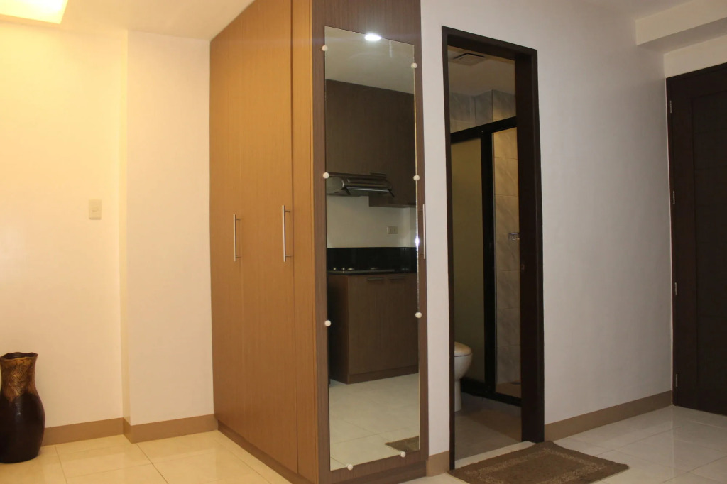 Anahaw Studio Suites