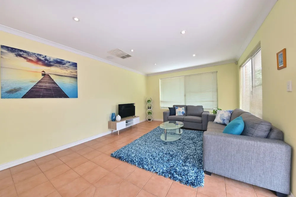 Entire House Close To Perth Airport And City 2290