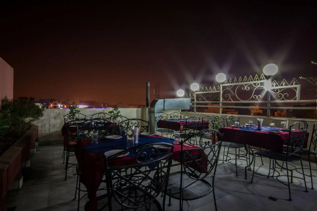 The Suncourt Hotel Yatri