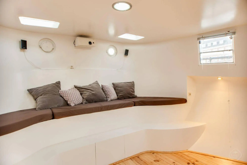 Houseboat apartments - Canal Belt East area