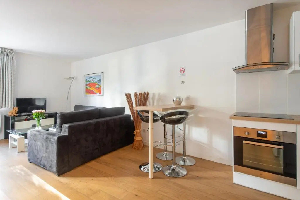 Nice Flat 5 min walking from the sea