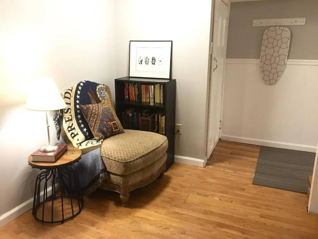 ~*Pet Friendly 30min to Downtown*~ THE BOSTONIAN