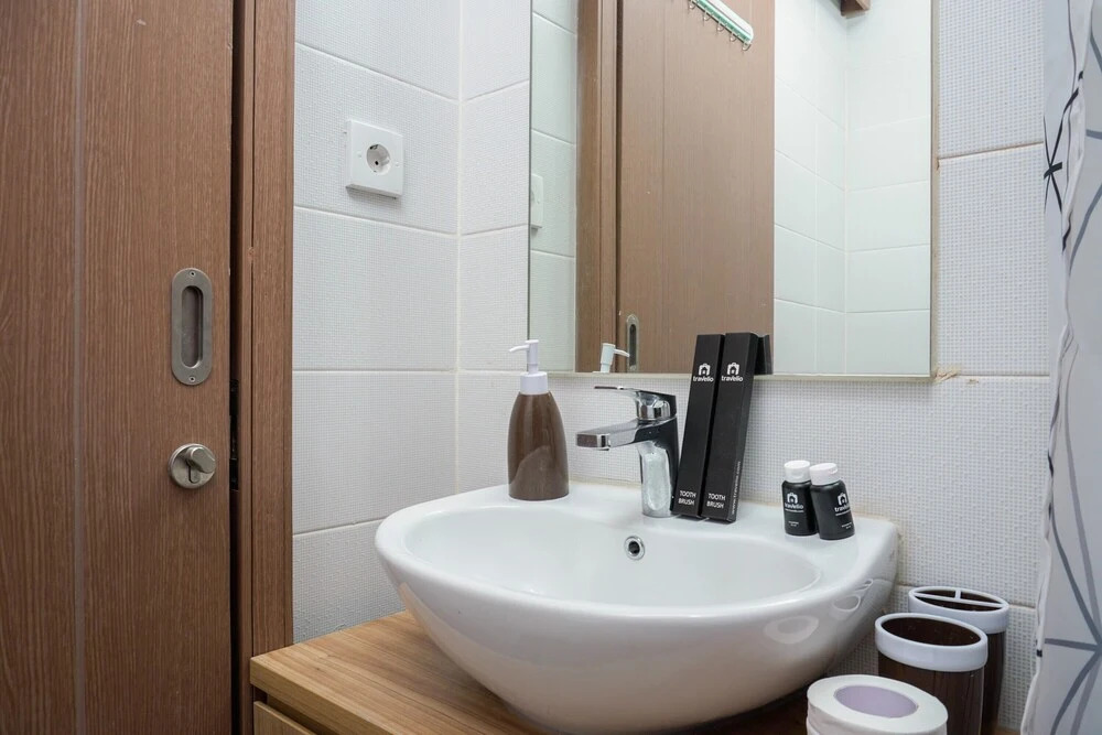 Cozy Studio Apartment at Puri Orchard Near Shopping Mall