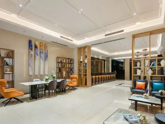 Xiyatu Huayuan Hotel (Zhongshan Ancient Town Lihe Light Rail Station Store)