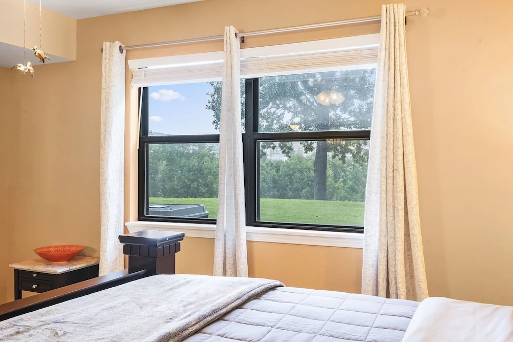 Parview Paradise - A Golfers Dream - 2 BDR Condo in Pointe Royale