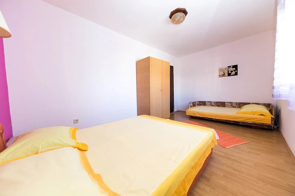 Apartments R