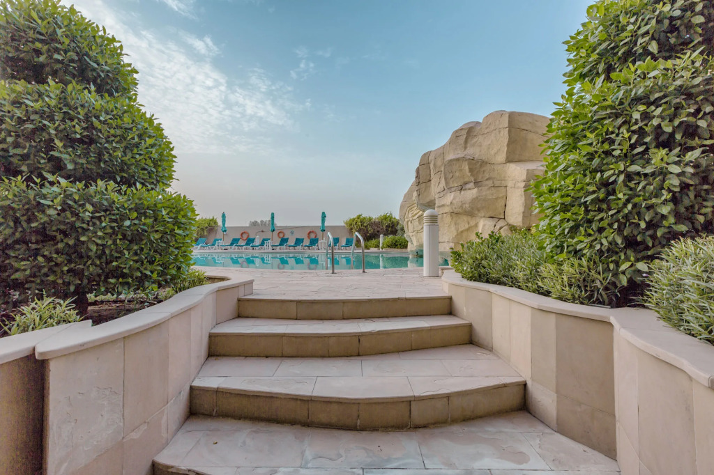 Отель Park Apartments Dubai, an Edge by Rotana