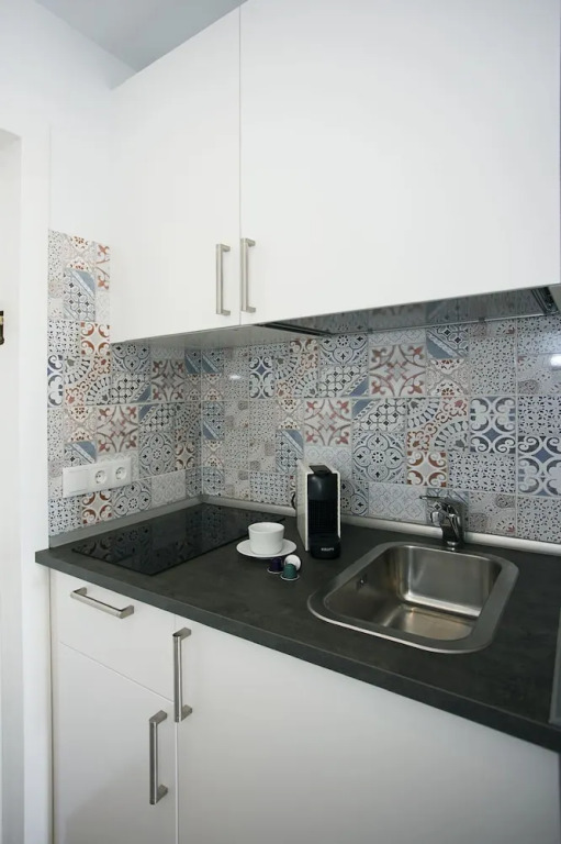 Lovely Quiet & Center Sea Views