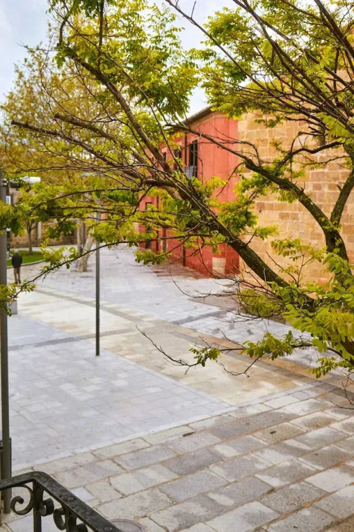 AV Plaza Italia in Vila