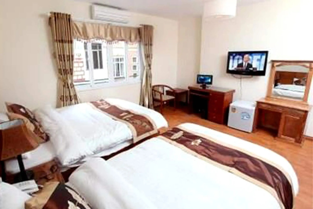 Sunflower Hotel & Travel