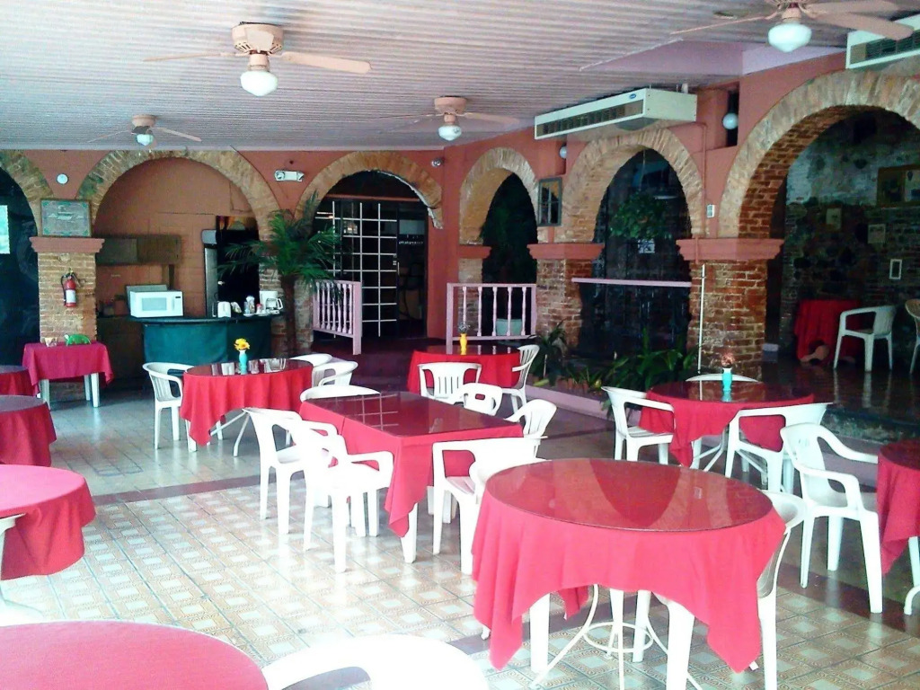 Oasis Parador Hotel