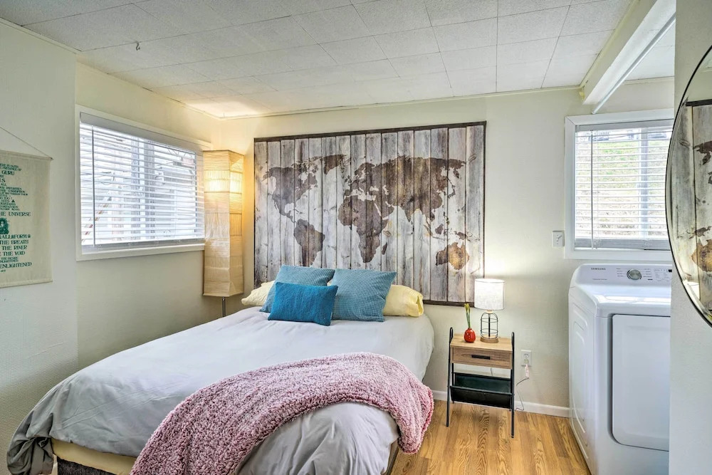 Portland Floating Home Getaway w/ Sauna