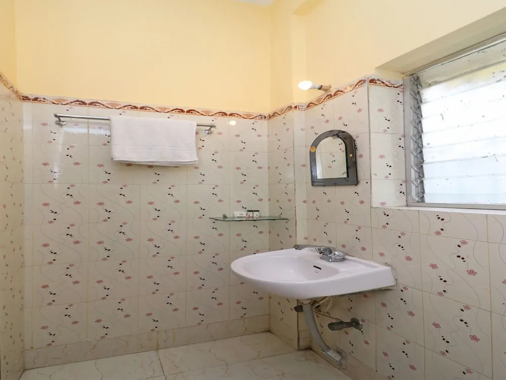 OYO 11319 Brickwood Guest House