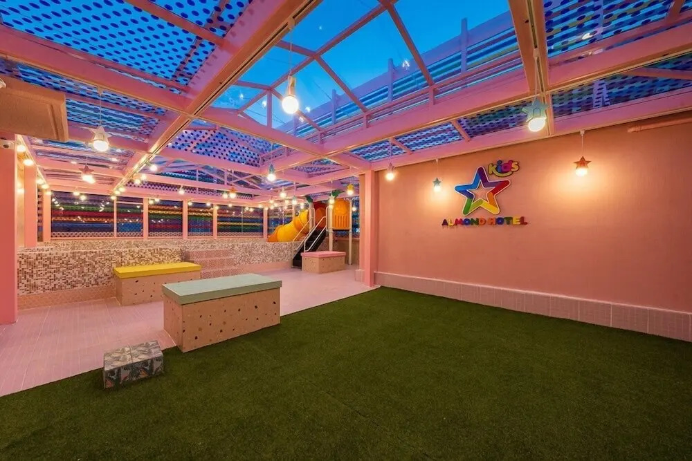 Jangyu Almond Kids Hotel