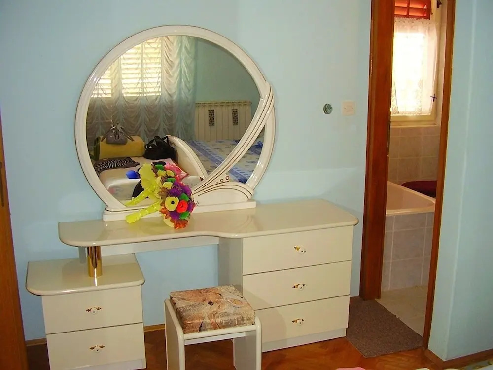 Spacious and Sunny Apartment on Island Rab