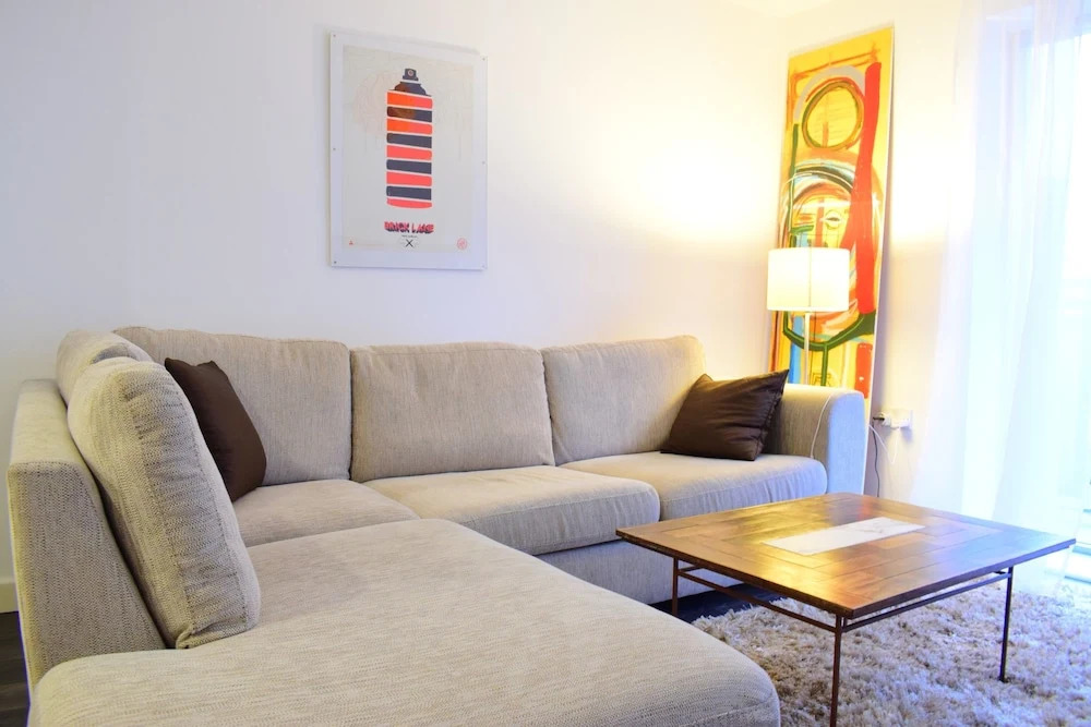 1 Bedroom Flat With Balcony In Camden Town