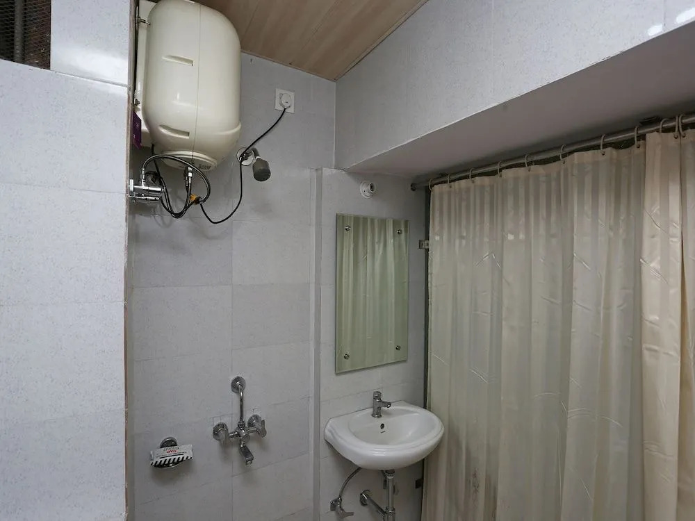 OYO 35366 Hotel Shiv Murti