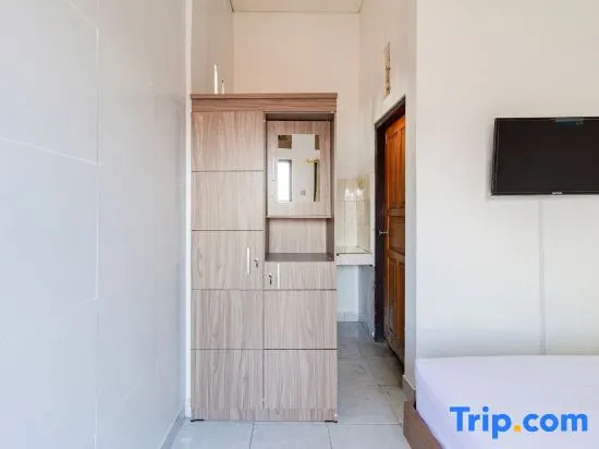 SN Guest House Near Trans Studio Mall