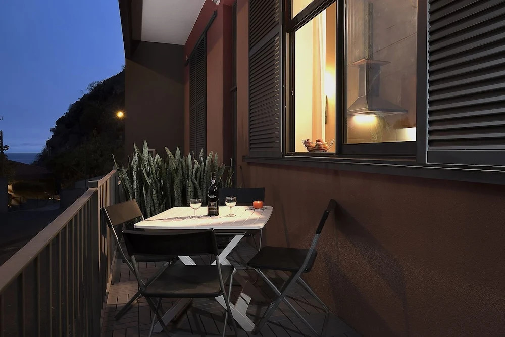 Holiday Village - Loft Located in a House, Beside the sea