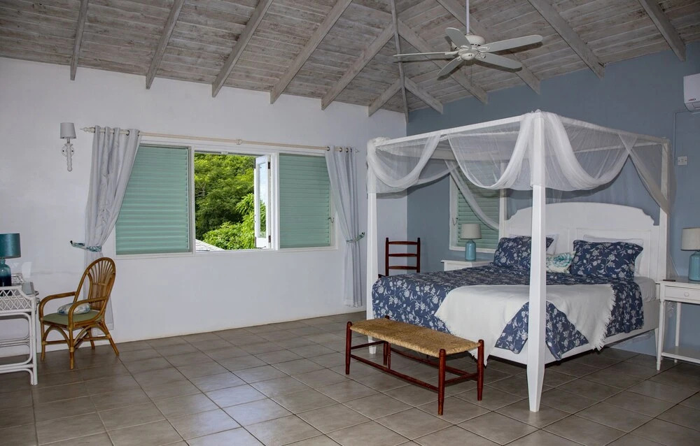Zephyr Hill - 4 bedroom Villa with awe inspiring views 4 Villa by RedAwning