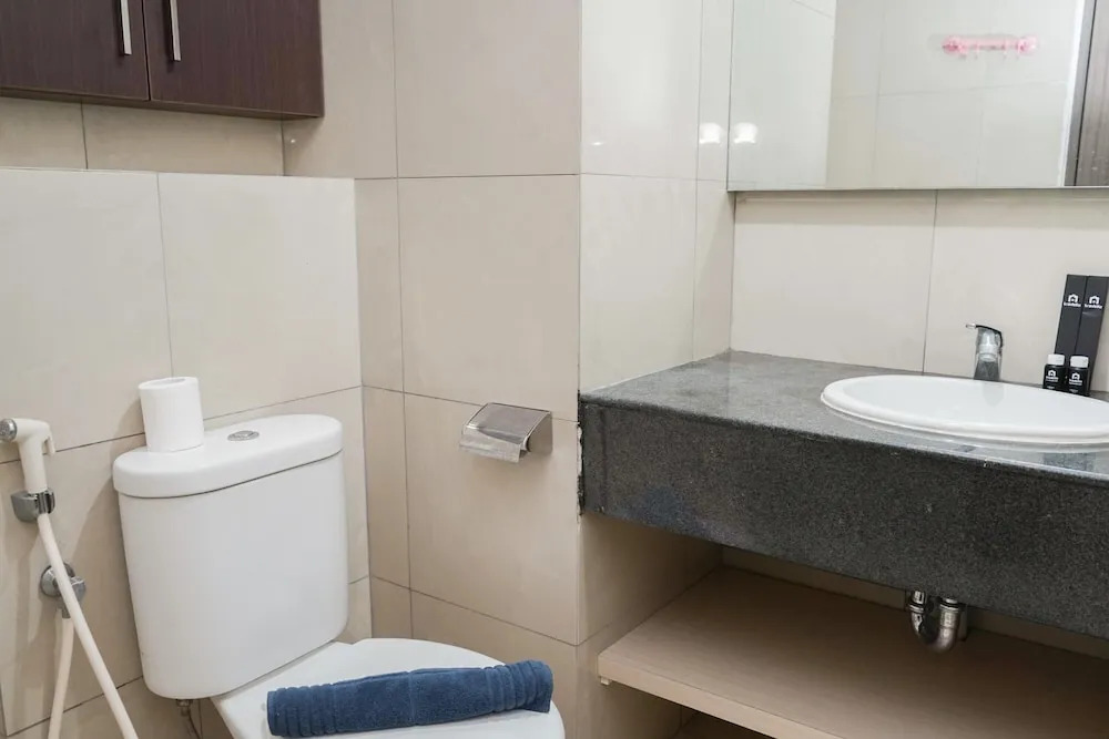 Elegant Studio Apartment at Pasar Baru Mansion
