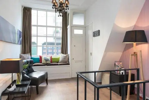 L'Home Apartment