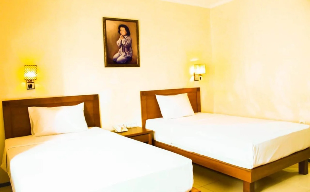 Pia Hotel
